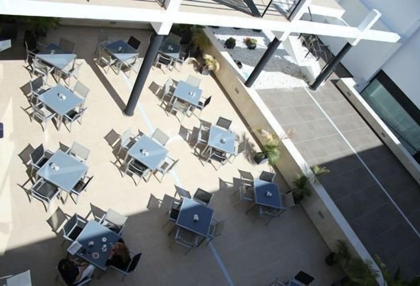 Y Apartamentos Conilsol