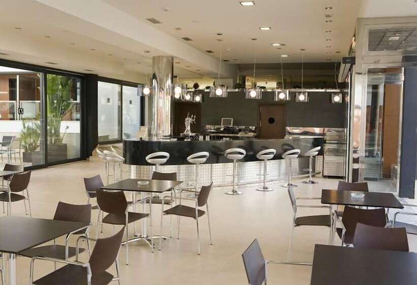 Y Apartamentos Conilsol