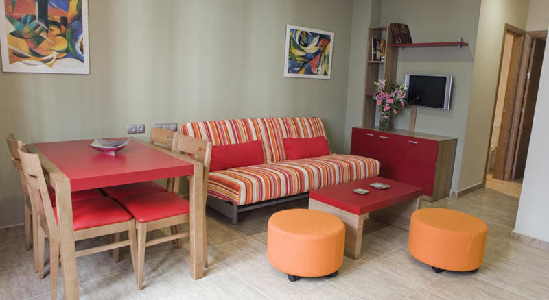 Y Apartamentos Conilsol