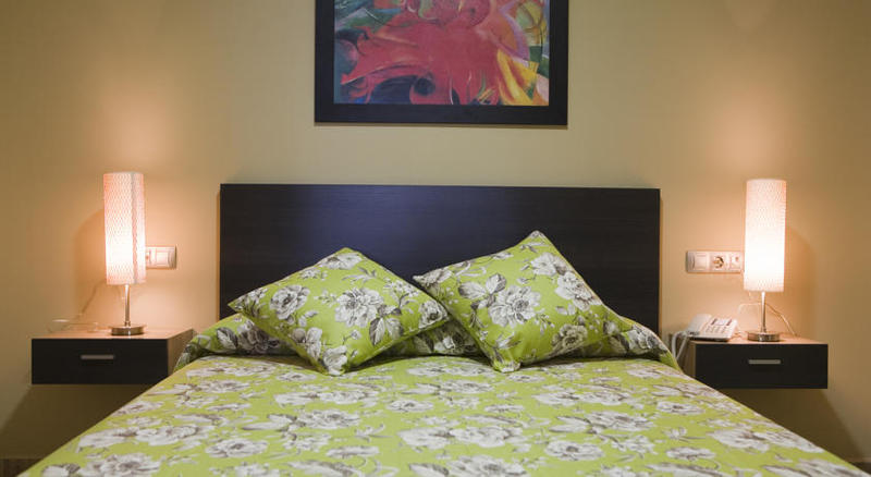 Y Apartamentos Conilsol