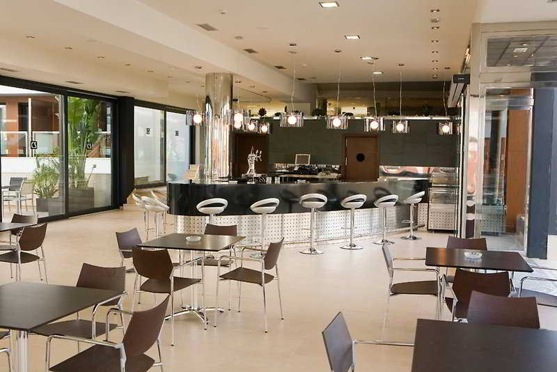 Y Apartamentos Conilsol