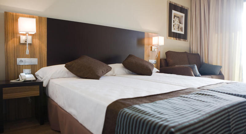 Y Apartamentos Conilsol