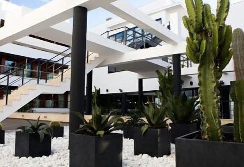 Y Apartamentos Conilsol