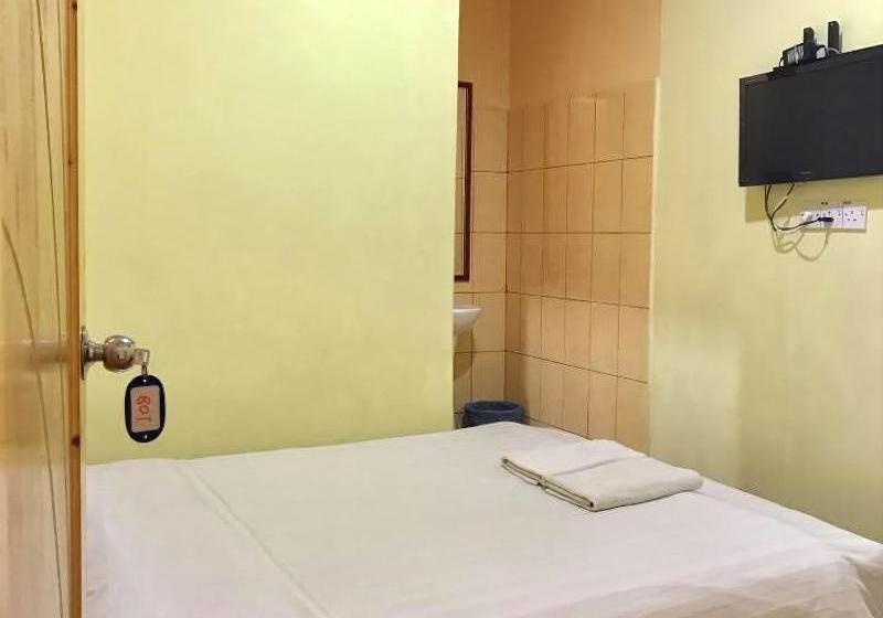 ホテル Alpha Inn Ranau Sabah