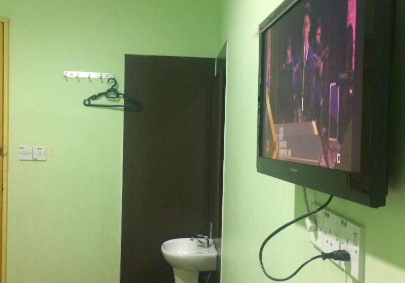 ホテル Alpha Inn Ranau Sabah