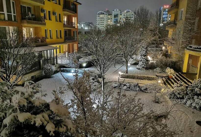 ホテル Aparthouse Borovo