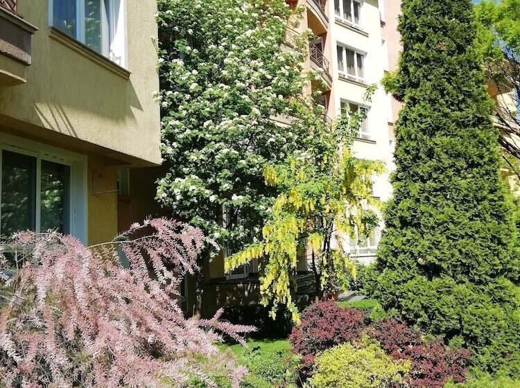 ホテル Aparthouse Borovo