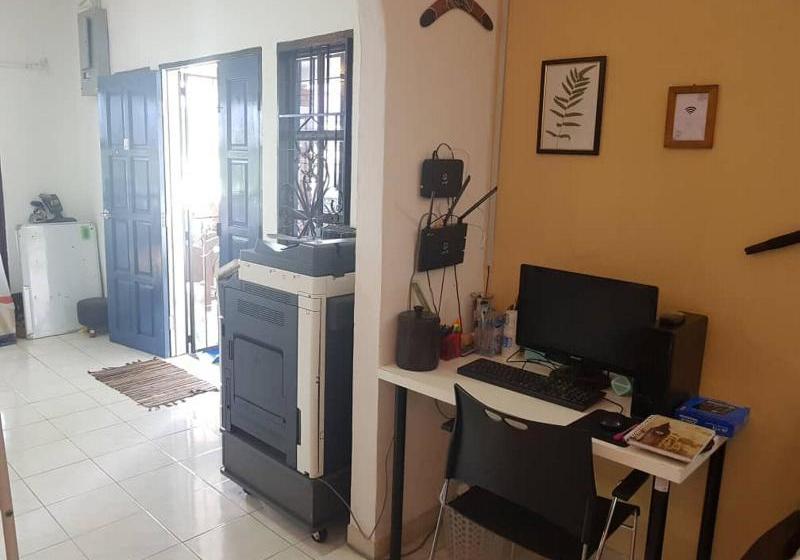 فندق Bobi's Cafe & Lodge Cenang Beach