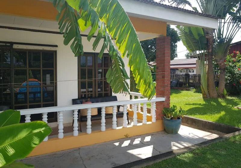 فندق Bobi's Cafe & Lodge Cenang Beach