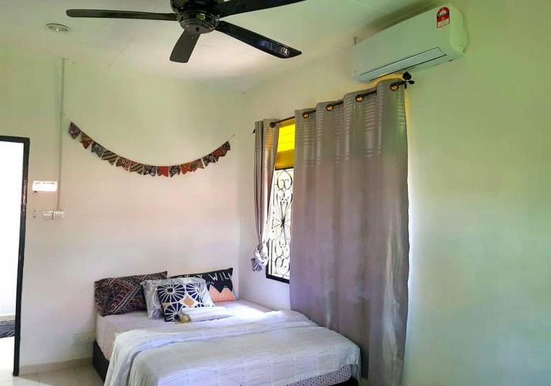 فندق Bobi's Cafe & Lodge Cenang Beach