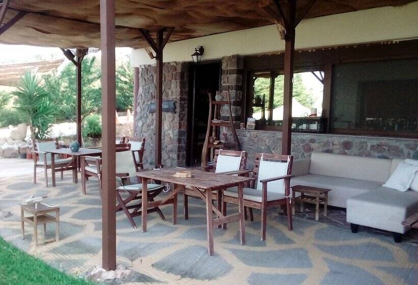 Отель Cavo Petra