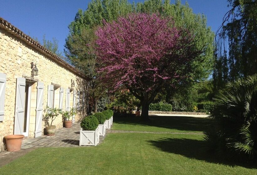 هتل Chambres D Hôtes Domaine De Ginouilhac