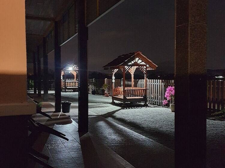 هتل D Village Cottage