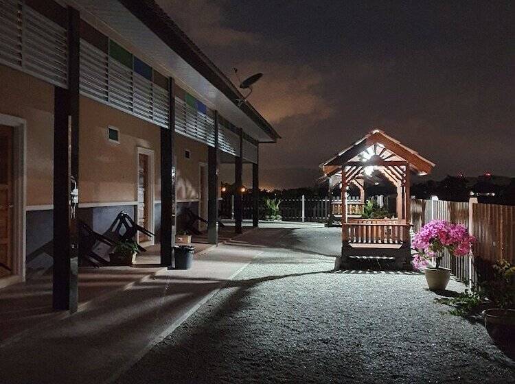 ホテル D Village Cottage