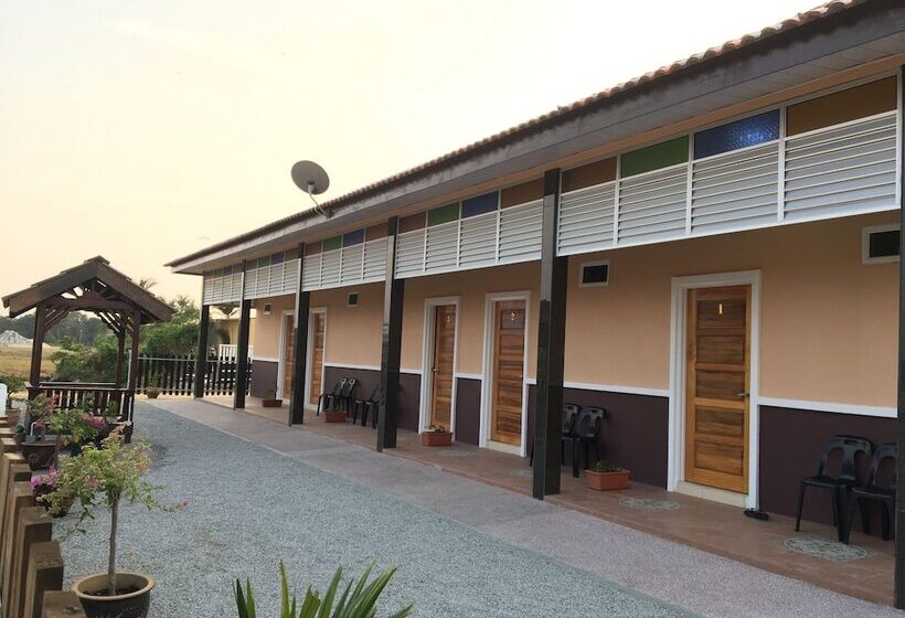 هتل D Village Cottage