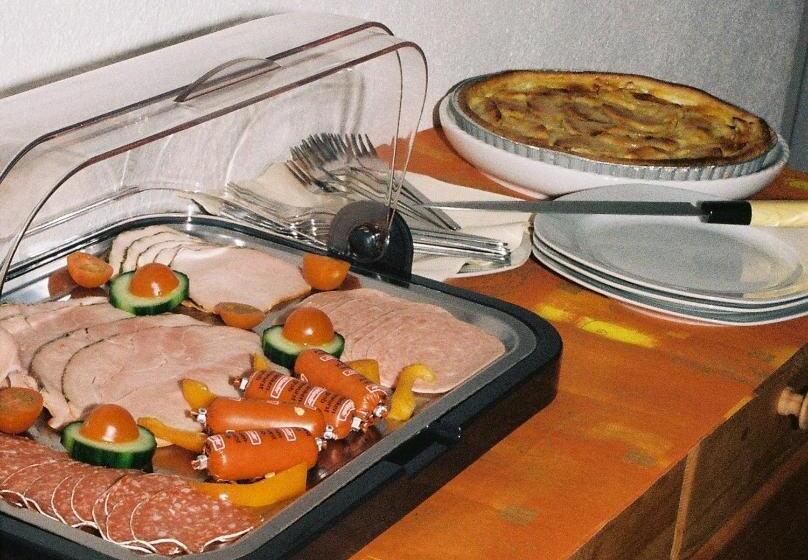 Отель Gästehaus Perrin