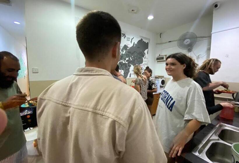 호텔 H2 Segama Backpacker