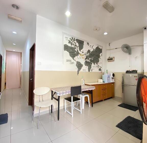 호텔 H2 Segama Backpacker