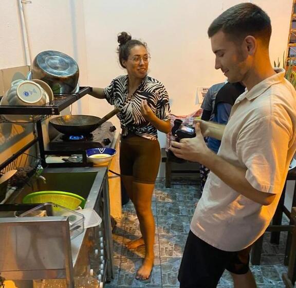 호텔 H2 Segama Backpacker