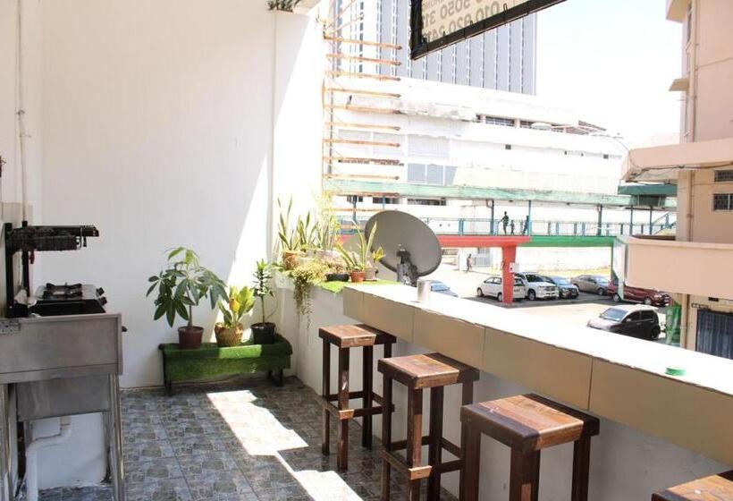 호텔 H2 Segama Backpacker