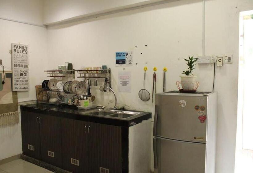 호텔 H2 Segama Backpacker