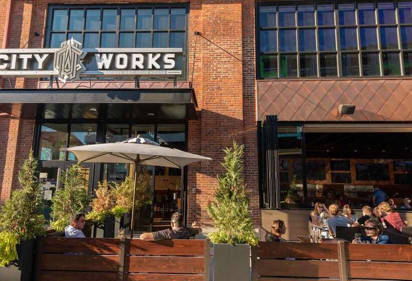 בית מלון כפרי Hampton Inn & Suites Watertown Boston