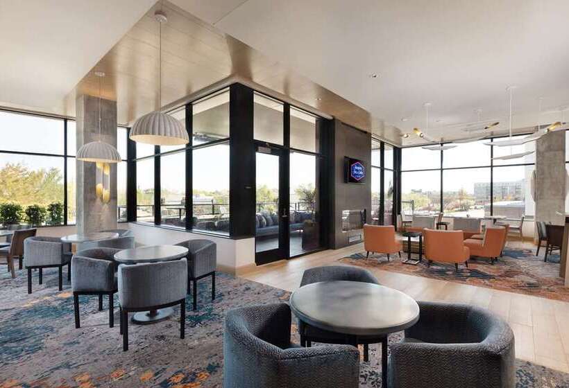 בית מלון כפרי Hampton Inn & Suites Watertown Boston