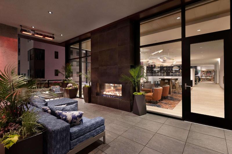 בית מלון כפרי Hampton Inn & Suites Watertown Boston