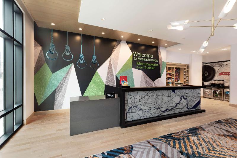 בית מלון כפרי Hampton Inn & Suites Watertown Boston