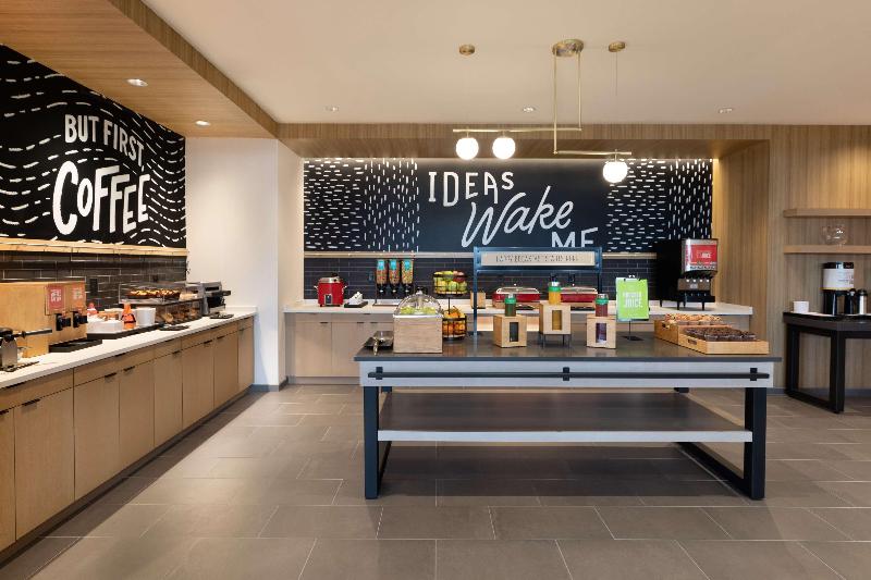 בית מלון כפרי Hampton Inn & Suites Watertown Boston