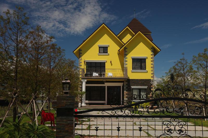 هتل Happiness Pass On