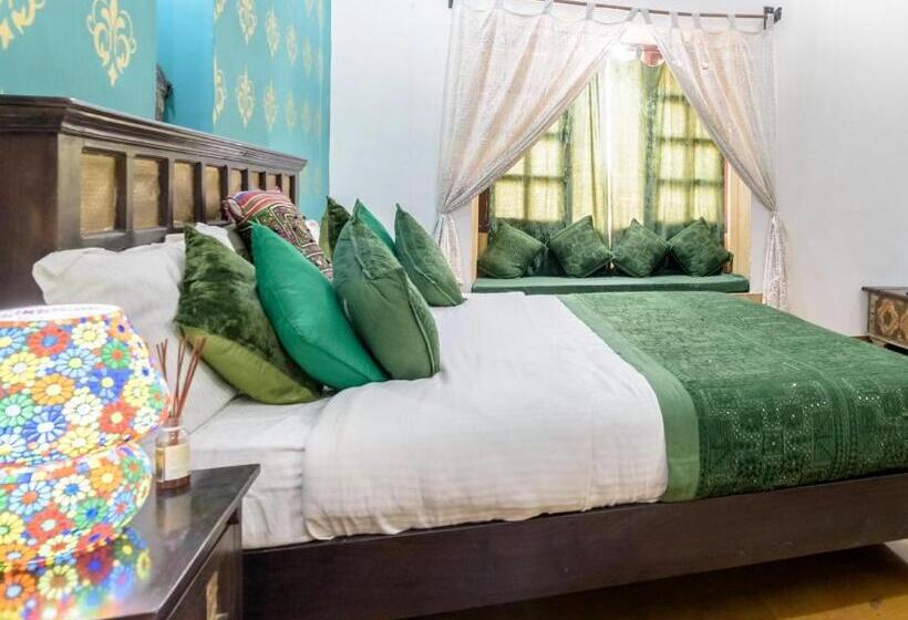 Отель Heritage House