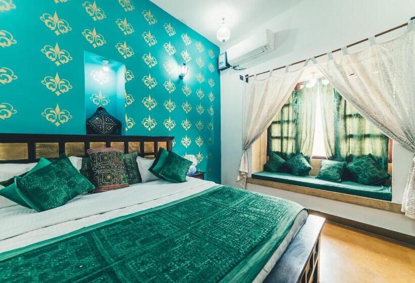 Отель Heritage House