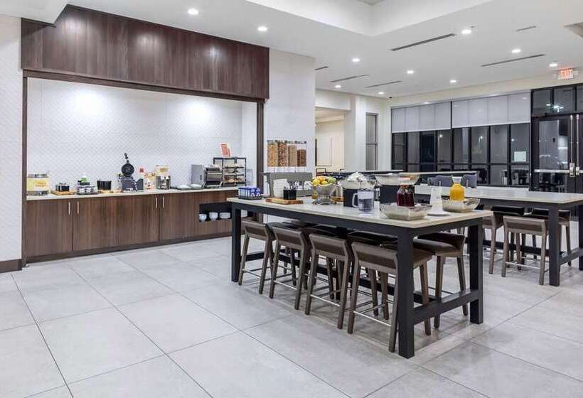 בית מלון כפרי Hilton Garden Inn Detroit Utica