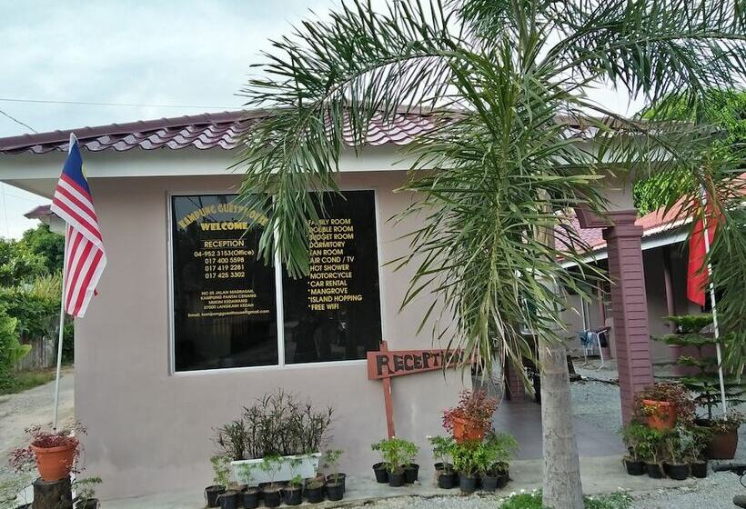 هتل Kampung Guest House   Hostel