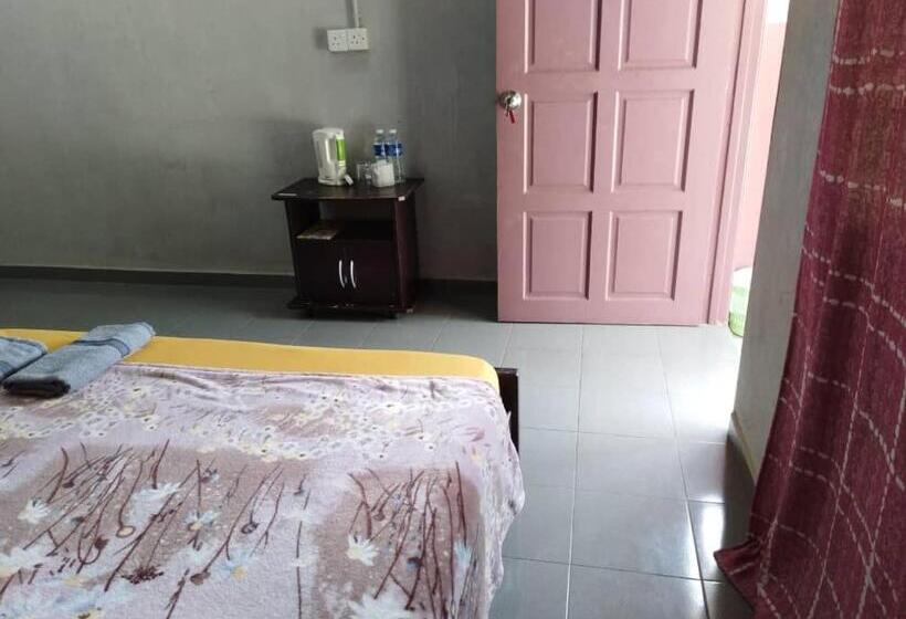 호텔 Kampung Guest House   Hostel