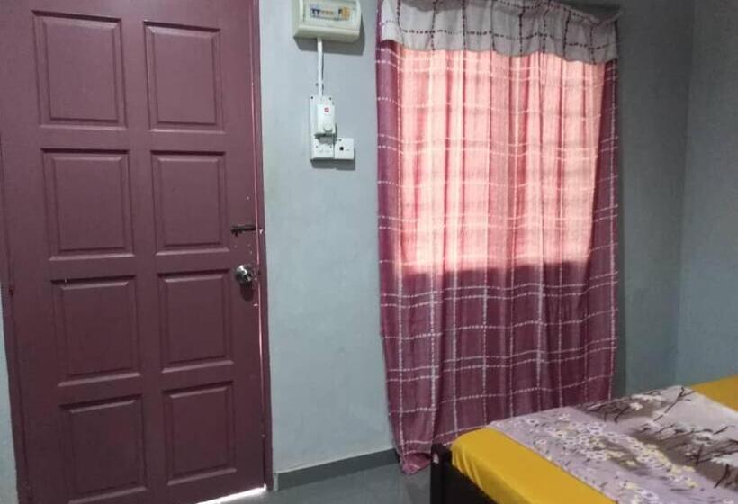 هتل Kampung Guest House   Hostel