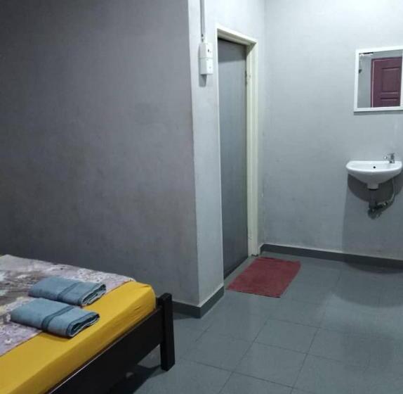 호텔 Kampung Guest House   Hostel