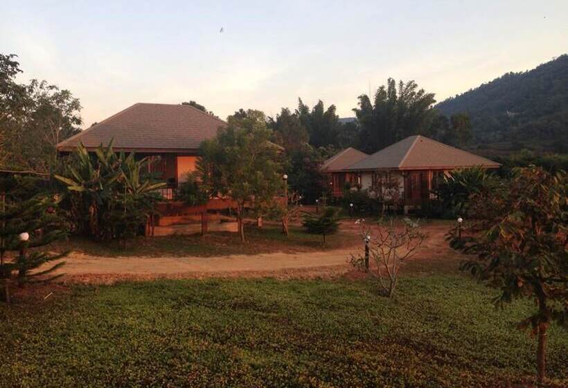 Отель Loesloei Garden Resort Phurua