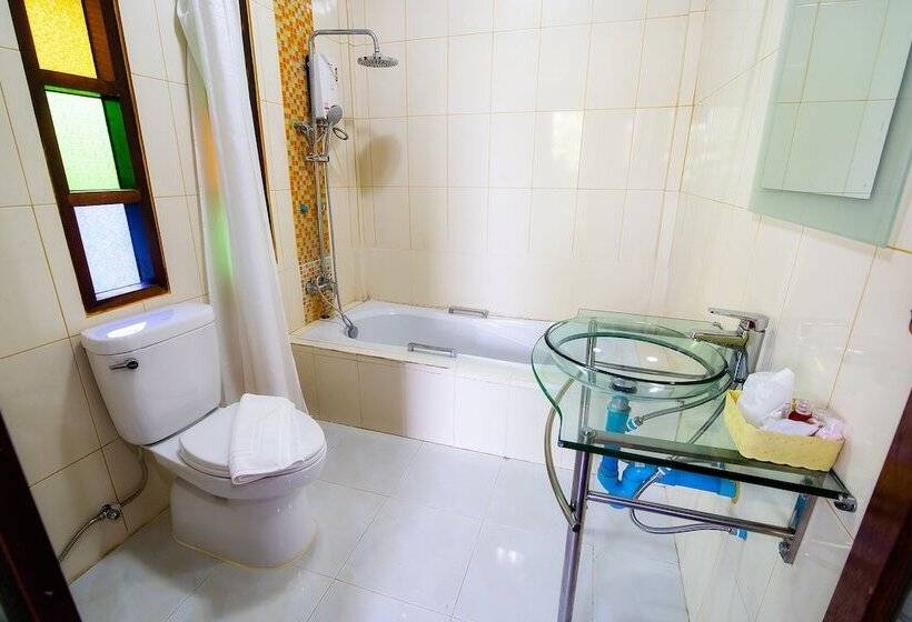 Отель Loesloei Garden Resort Phurua