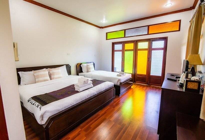 Отель Loesloei Garden Resort Phurua