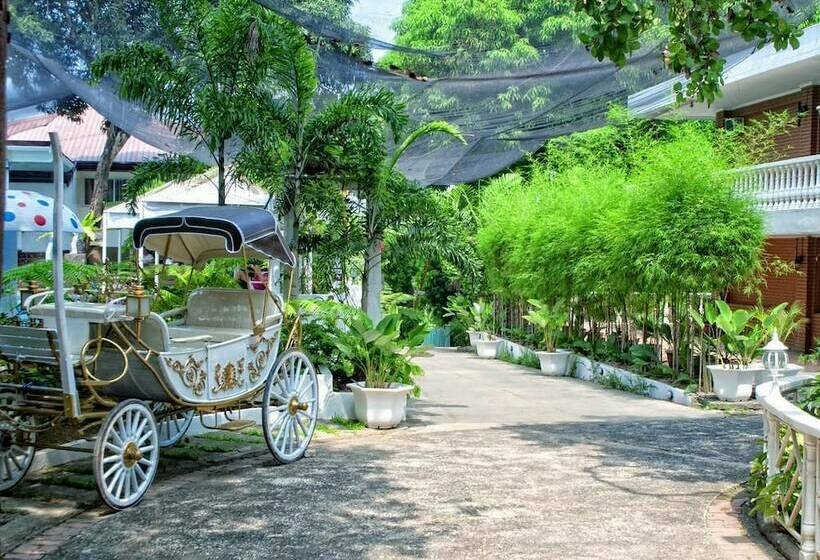 هتل Luljettas Place Garden Suites