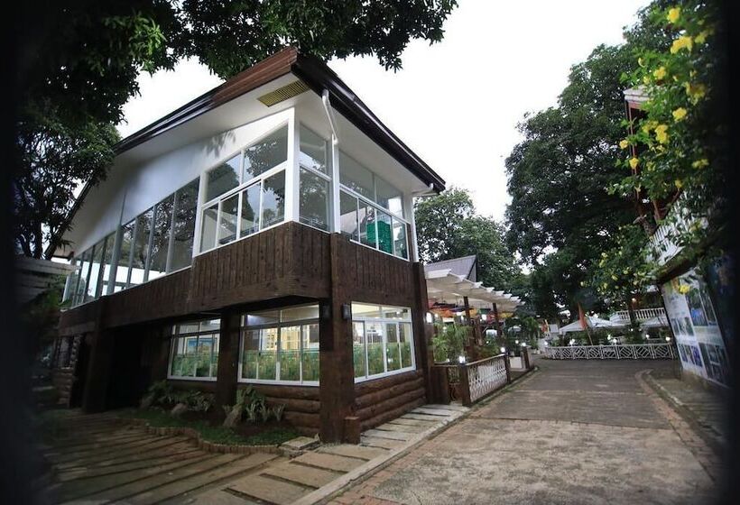 هتل Luljettas Place Garden Suites