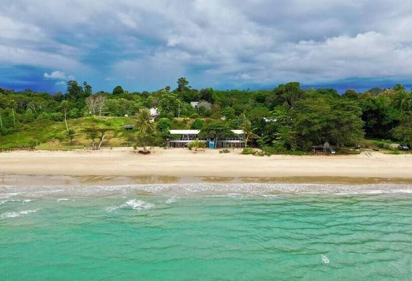 Hotel Naga Puri Beach Retreat