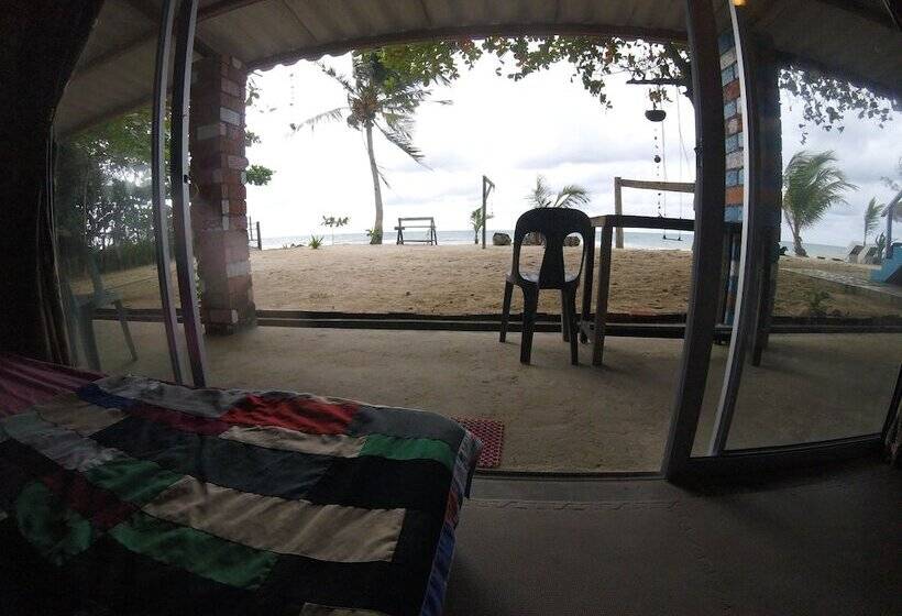 בית מלון כפרי Naga Puri Beach Retreat