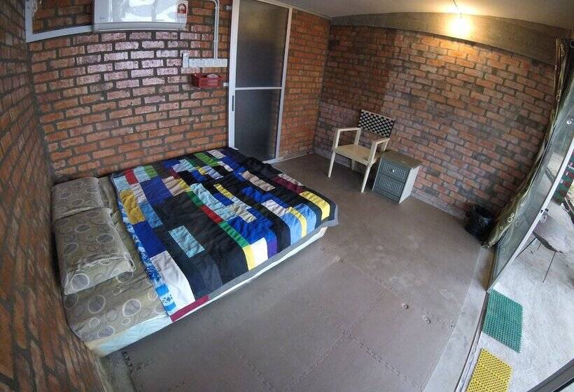 בית מלון כפרי Naga Puri Beach Retreat