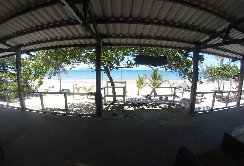 Hotel Naga Puri Beach Retreat