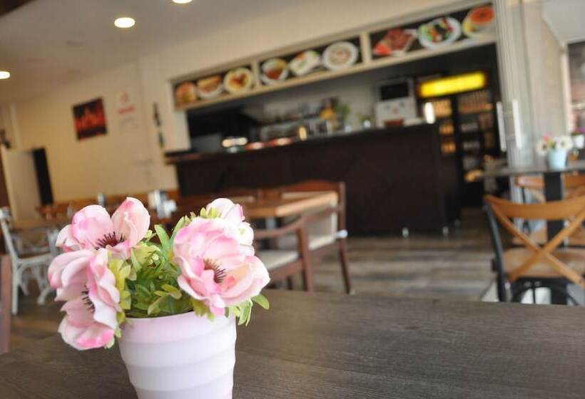 酒店 Neoss Boutique