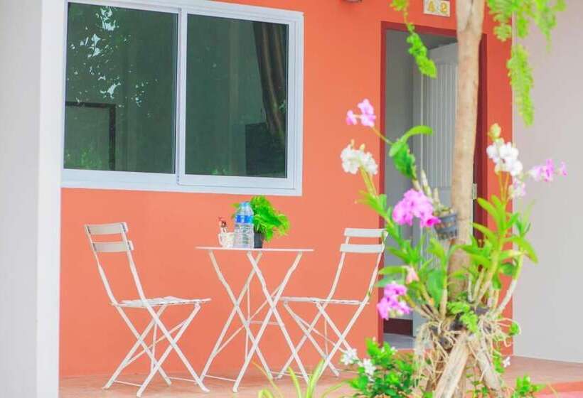 Отель Pantip Boutique