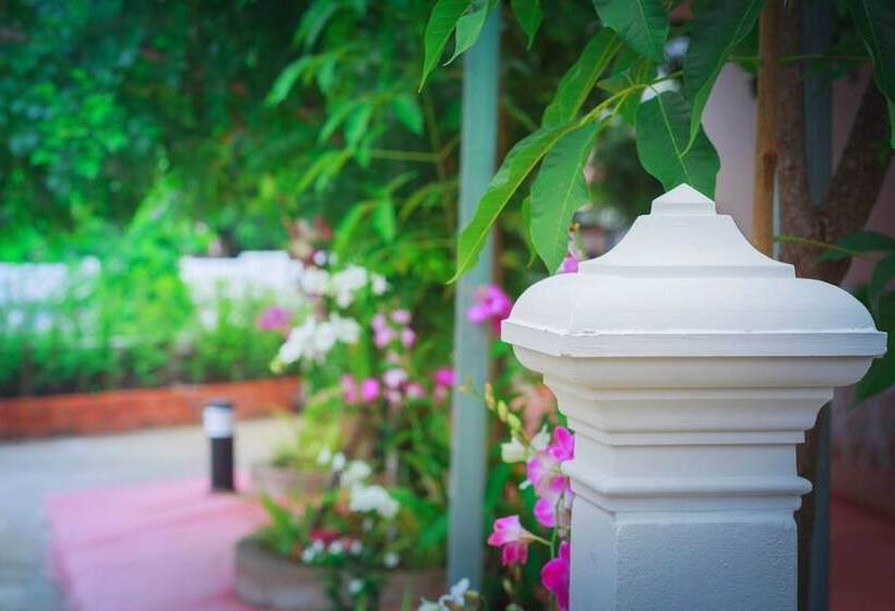 Отель Pantip Boutique